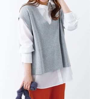 BELLUNA（ベルーナ）の「ニットベスト使いチュニックアンサンブル（アンサンブル）」｜オフ白&times;グレー