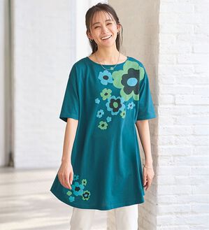 BELLUNA（ベルーナ）の「＜やっぱり北欧が好き！＞綿混プリントチュニック（チュニック）」｜パネル花柄(ターコイズ)