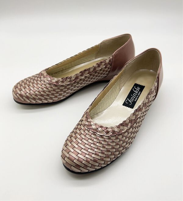 BELLUNA（ベルーナ）の「４Ｅ牛革編み込みメッシュパンプス（パンプス）」｜詳細画像