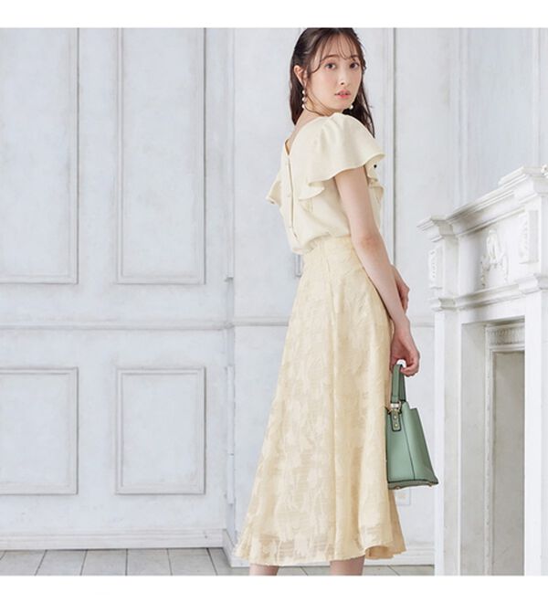 alotta（アロッタ）の「パール調ボタンフリル袖サマーニット【美人百花掲載】（ニット・セーター）」｜詳細画像