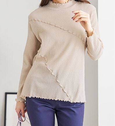 BELLUNA（ベルーナ）の「ジャカード素材メローデザインプルオーバー（カットソー）」