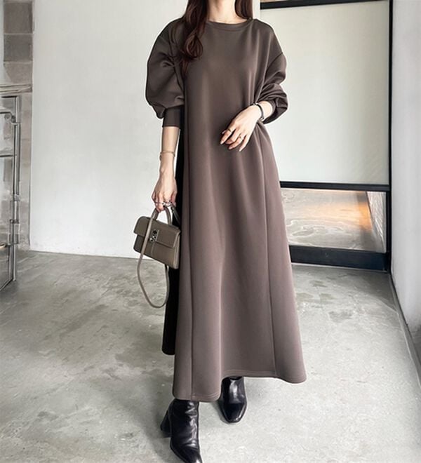 GeeRA（ジーラ）の「【再入荷】1枚で決まる！ハーフジップフレアワンピース（カットソーワンピース）」｜ブラウン