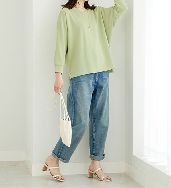 BELLUNA（ベルーナ）の「【2点セット】ネックレス付ラメ調ドルマンプルオーバー（カットソー）」｜詳細画像