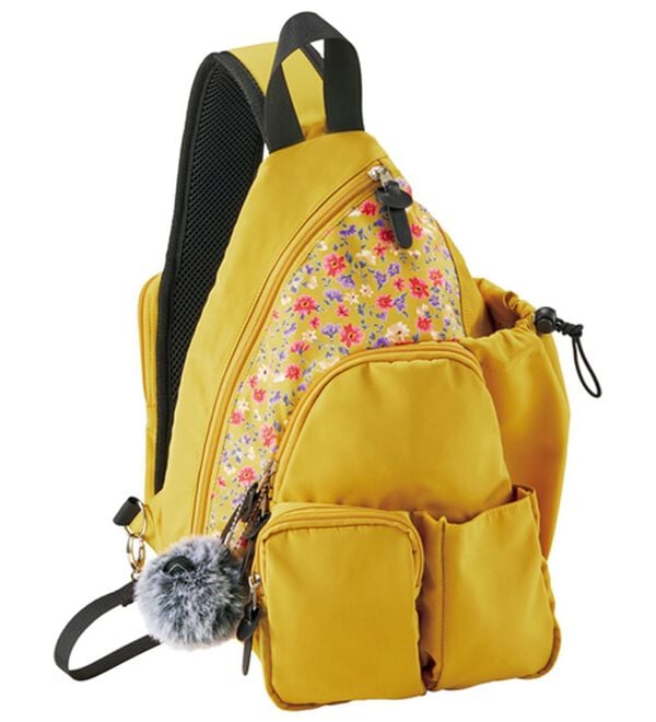 BELLUNA（ベルーナ）の「気がきく小回り優秀ボディバッグ（リュック）」｜マスタード