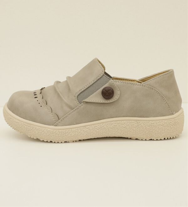 BELLUNA（ベルーナ）の「＜ｍｏｚ＞くるみボタンギャザースリッポン（スリッポン）」｜詳細画像