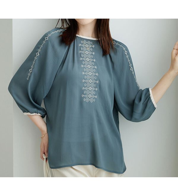 BELLUNA（ベルーナ）の「シフォン素材刺しゅうデザインブラウス（ブラウス）」｜詳細画像