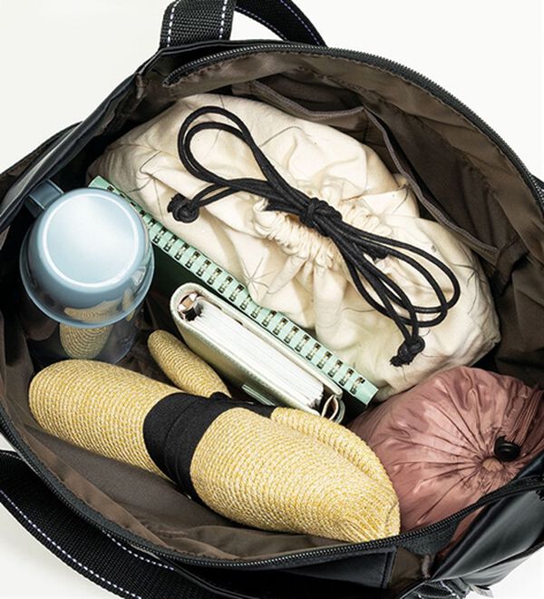 BELLUNA（ベルーナ）の「＜ハッピーフェイス＞スパンコール刺しゅうバッグ（トートバッグ）」｜詳細画像