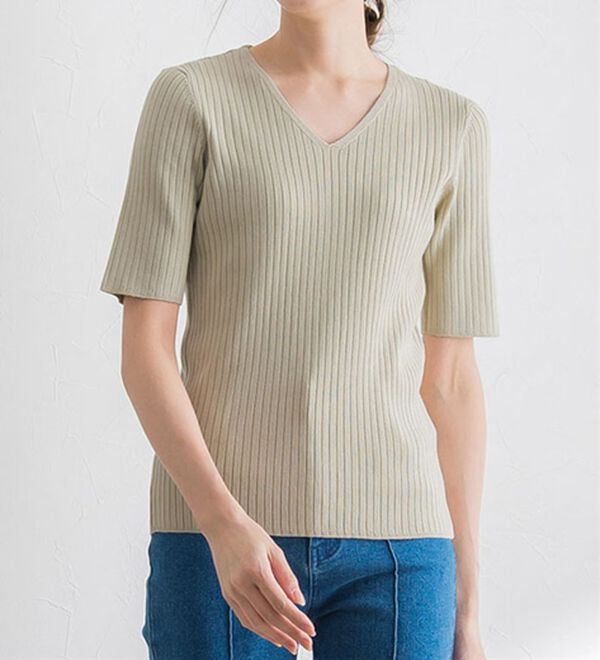 Pierrot（ピエロ）の「【洗濯機で洗える】ネックが選べるシルクタッチ半袖リブニット（ニット・セーター）」｜詳細画像