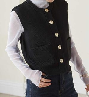 RANAN（ラナン）の「ニュアンスボタンニットベスト（ベスト）」｜ブラック