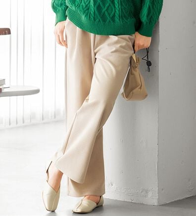 BELLUNA（ベルーナ）の「なめらか裏ベロアコーデュロイワイドパンツ（ワイドパンツ・ガウチョ）」