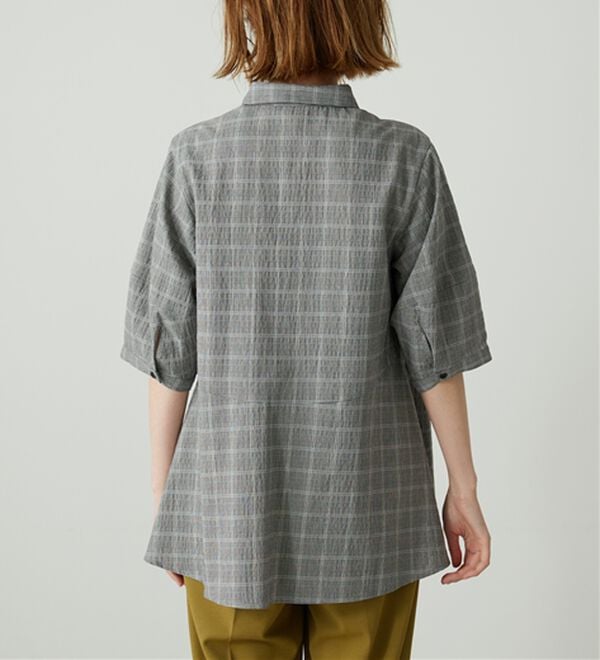 BELLUNA（ベルーナ）の「サッカー素材バックフレアーブラウス（ブラウス）」｜詳細画像