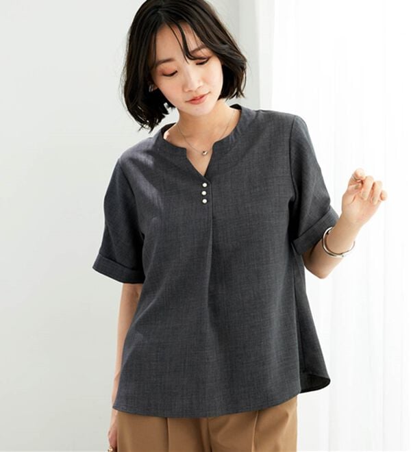 BELLUNA（ベルーナ）の「麻調合繊パール付タックデザインブラウス（ブラウス）」｜詳細画像