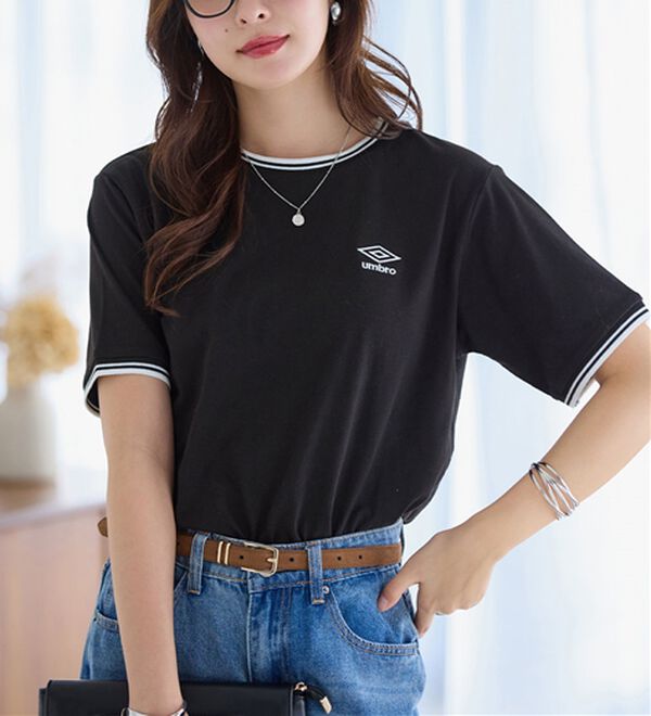 Viola e Viola（ヴィオラ エ ヴィオラ）の「【アンブロ】配色ラインロゴ刺しゅうTシャツ（カットソー）」｜詳細画像