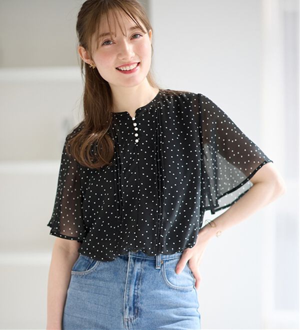 alotta（アロッタ）の「ピンタックパールボタンデザインブラウス（ブラウス）」｜詳細画像