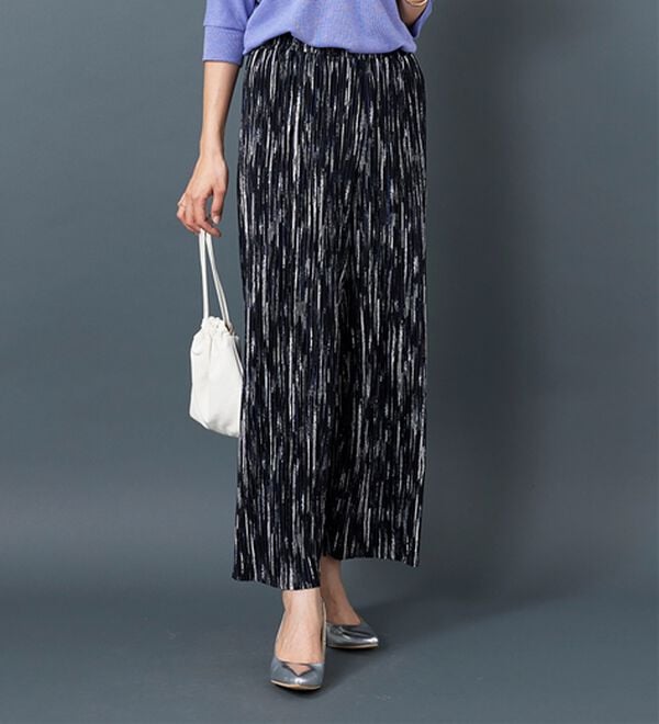 BELLUNA（ベルーナ）の「なめらか素材ゆったりプリーツパンツ（ワイドパンツ・ガウチョ）」｜ネイビー系マーブル