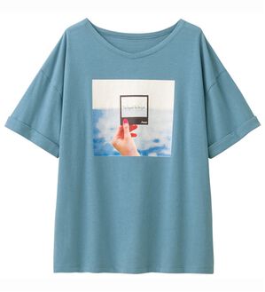 BELLUNA（ベルーナ）の「ＵＳＡコットンデジタルプリントＴシャツ（カットソー）」｜ブルー