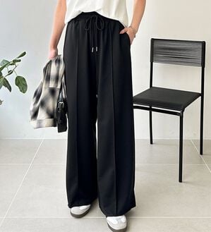 GeeRA（ジーラ）の「とろみイージーワイドピンタックパンツ（フルレングスパンツ）」｜ブラック