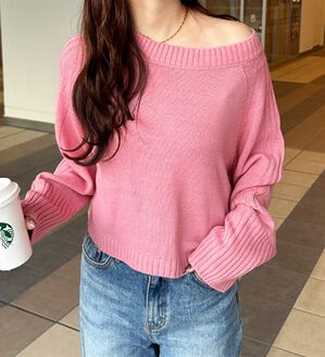 GeeRA（ジーラ）の「ショート丈オフショルニット（ニット・セーター）」｜ピンク