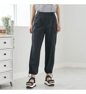 BELLUNA（ベルーナ）の「サラリ快適！ビンテージ調カーゴパンツ（その他パンツ）」｜黒
