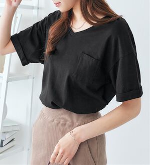 Viola e Viola（ヴィオラ エ ヴィオラ）の「綿１００％ポケット付ゆるＴシャツ（Tシャツ）」｜ブラック