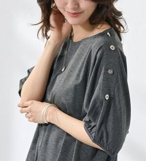 BELLUNA（ベルーナ）の「肩ボタンデザイン裾タックプルオーバー（カットソー）」｜詳細画像