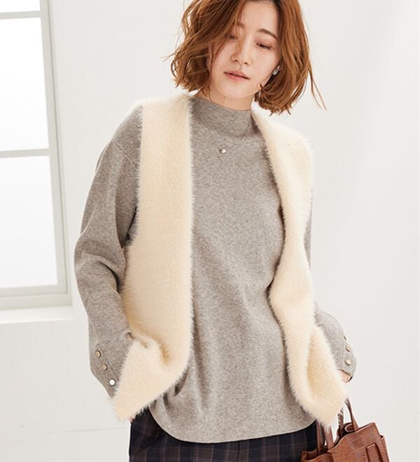 BELLUNA（ベルーナ）の「もちもち袖ボタンニットプルオーバー（ニット・セーター）」｜詳細画像