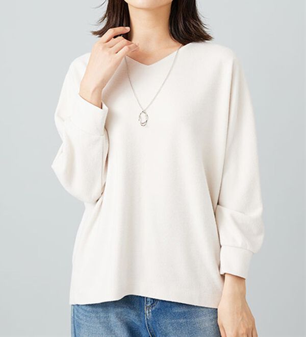 BELLUNA（ベルーナ）の「【2点セット】ネックレス付ジャカード素材プルオーバー（カットソー）」｜詳細画像