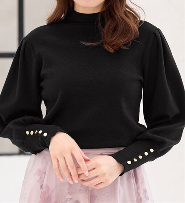 alotta（アロッタ）の「【美人百花掲載】洗える！もっちりタッチボリューム袖金ボタンニット（ニット・セーター）」｜ブラック