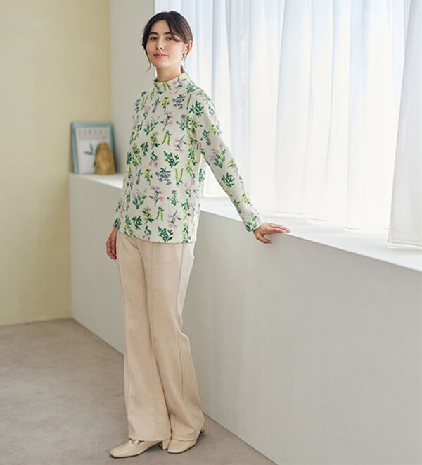 LAVIENNE（ラヴィエンヌ）の「【薄いのに暖かい】薄手ストレッチフリースのプリントハイネック長袖（ニット・セーター）」｜詳細画像