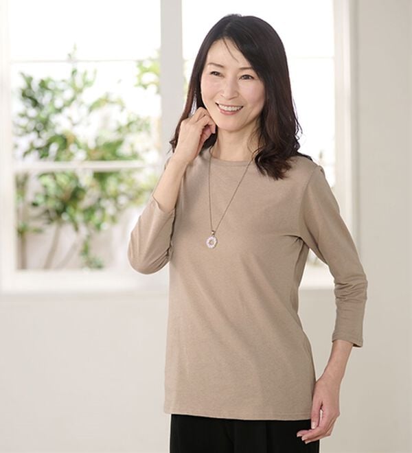 「【４色組】毎日活躍　綿１００％大人のお出かけＴシャツ（Tシャツ）」｜詳細画像