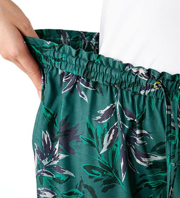 BELLUNA（ベルーナ）の「ゆったり快適プリントワイドパンツ（ワイドパンツ・ガウチョ）」｜詳細画像