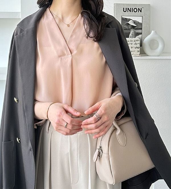 GeeRA（ジーラ）の「シルエットきれい！上品7分袖デザインブラウス（ブラウス）」｜詳細画像