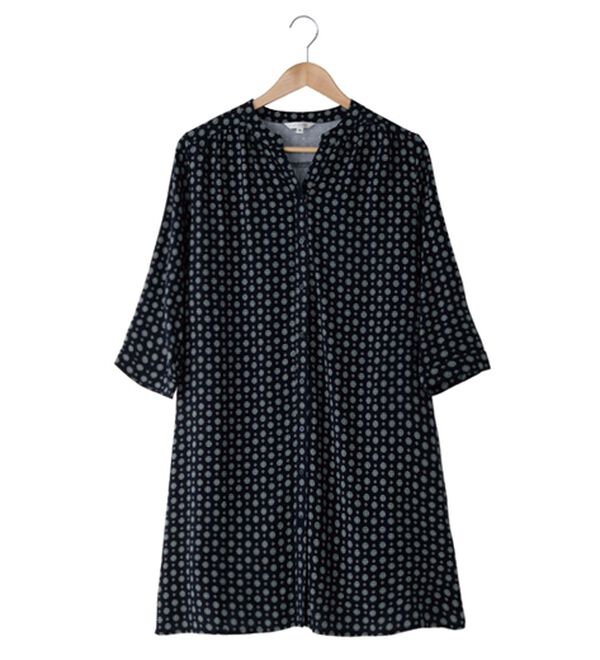 BELLUNA（ベルーナ）の「レーヨンプリントギャザー使いワンピース（その他ワンピース）」｜ネイビー系小紋柄
