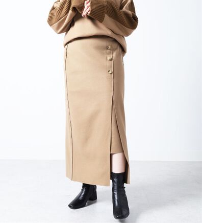 BELLUNA（ベルーナ）の「メルトン素材ボタン使いペンシルスカート（セットアップ）」