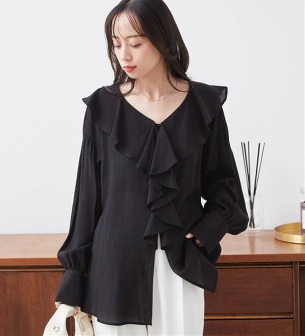 RANAN（ラナン）の「ラッフルフリルオーバーブラウス（ブラウス）」｜詳細画像