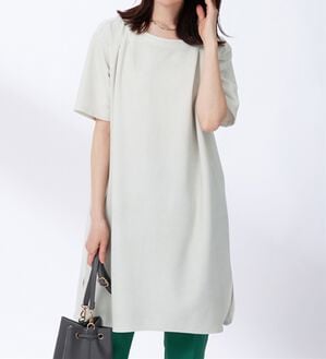 BELLUNA（ベルーナ）の「かのこ素材肩タックデザインワンピース（チュニック）」｜グレージュ