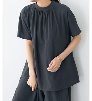 BELLUNA（ベルーナ）の「綿１００％涼やかハイネックトップス（ブラウス）」｜チャコール