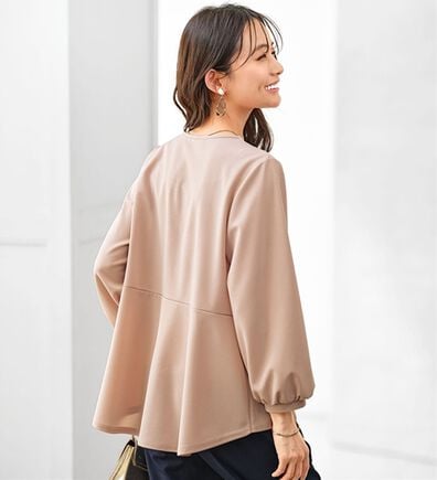 BELLUNA（ベルーナ）の「きれい見えジョーゼット素材ホック使いＴブラウス（ブラウス）」