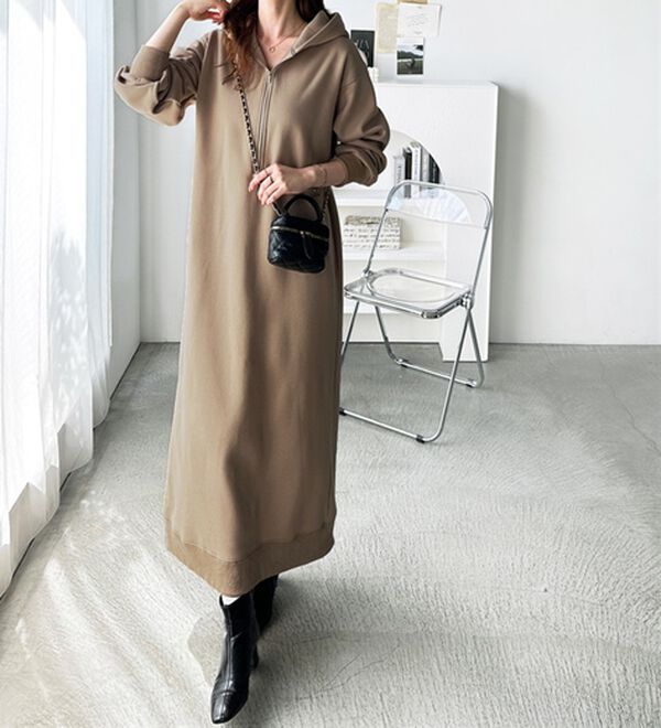 GeeRA（ジーラ）の「【あったか裏起毛】ハーフジップパーカーワンピース（カットソーワンピース）」｜モカ