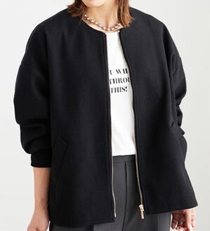BELLUNA（ベルーナ）の「【ｍａｋｏさんコラボ】ウール調ノーカラーブルゾン（ブルゾン）」｜黒