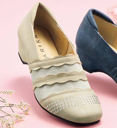 BELLUNA（ベルーナ）の「４Ｅラメ使いウェッジパンプス（パンプス）」