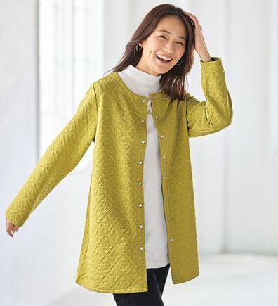 BELLUNA（ベルーナ）の「ふくれジャカードカーデ&times;ロゴＴアンサンブル（アンサンブル）」