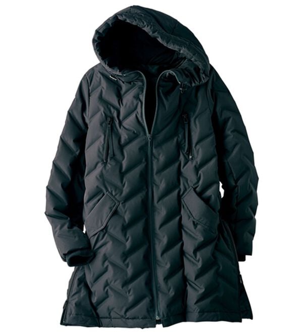 BELLUNA（ベルーナ）の「シームレスダウン配色使いコート（ロングコート）」｜黒