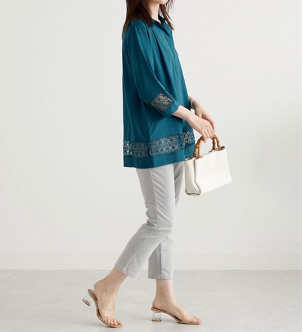 BELLUNA（ベルーナ）の「袖＆裾レース切替シャツチュニック（チュニック）」｜詳細画像