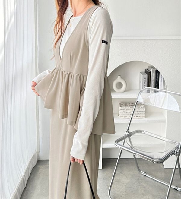 GeeRA（ジーラ）の「【再入荷】楽ちん！ペプラムジャンパースカート（ジャンパースカート）」｜詳細画像