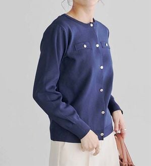 Pierrot（ピエロ）の「上品見えスポンジニットゴールドボタンカーディガン（ニットカーディガン）」｜ネイビー