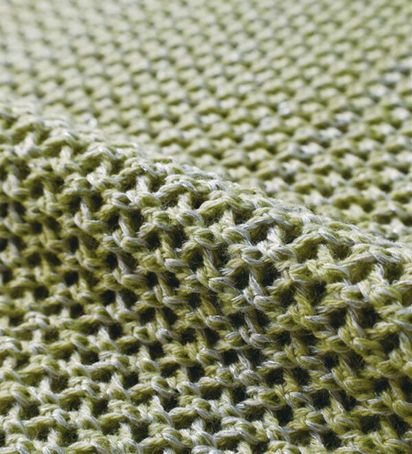 BELLUNA（ベルーナ）の「スパンコール付透かし編みニットプルオーバー（ニット・セーター）」｜詳細画像