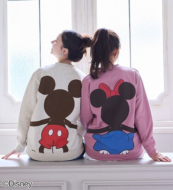 Disney＞【ミッキー＆ミニー】抱き着きプリント裏起毛トレーナー