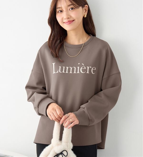 alotta（アロッタ）の「大人可愛いゆったりロゴスウェット（トレーナー・スウェット）」｜モカ