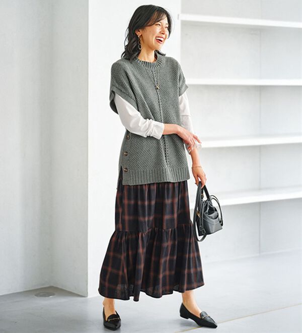 BELLUNA（ベルーナ）の「ボタン使いゆったりニットベスト（ベスト）」｜詳細画像